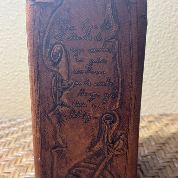 Vintage Embossed Leather Wrapped Decanter With Cork Stopper & WHISKY Tag - Picture 8 of 15